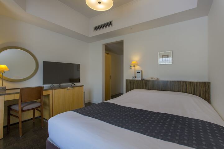 Room 6 of 60