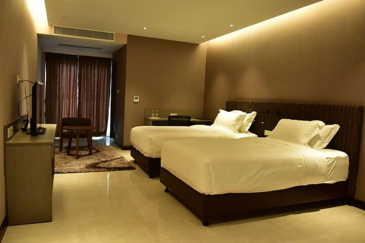 Room 7 of 14