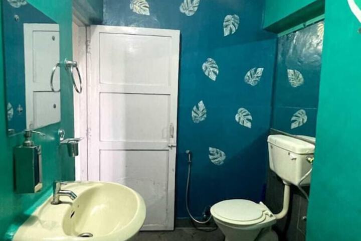Room 43 of 65
