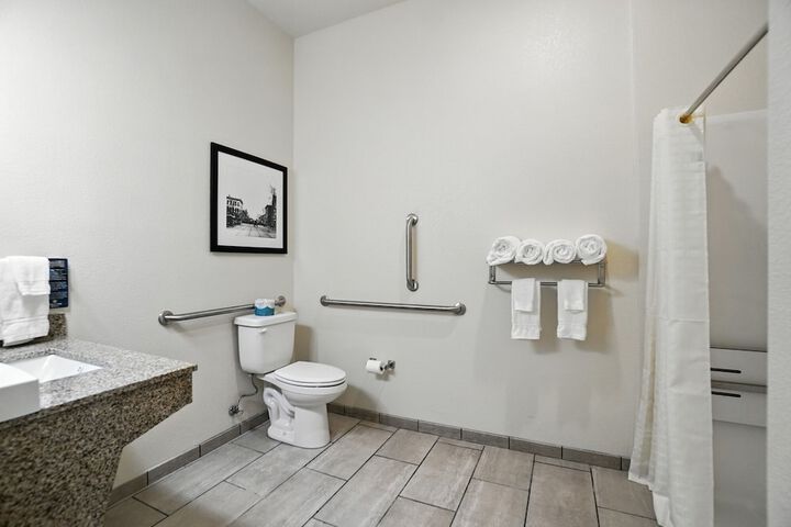 Room 64 of 109
