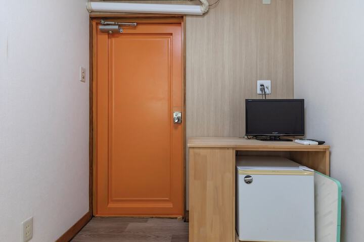 Room 15 of 78