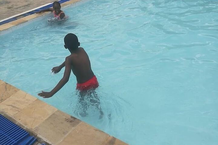 Pool 11 of 44