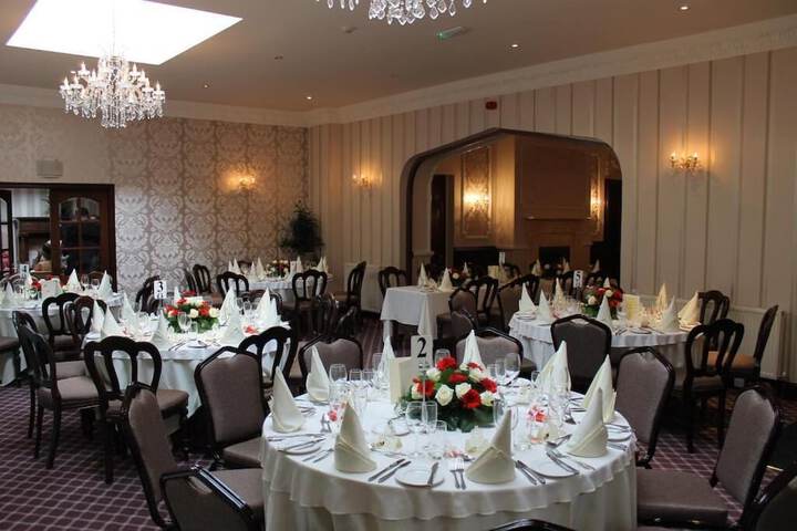 Ballroom/Hall 20 of 25