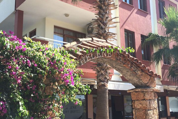 Helene Apart Hotel