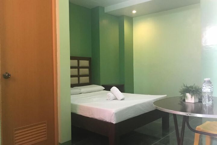 Room 11 of 30