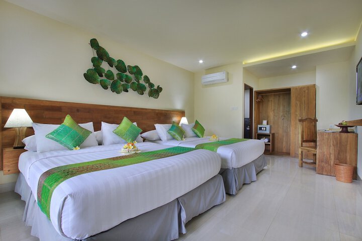 Room 3 of 109