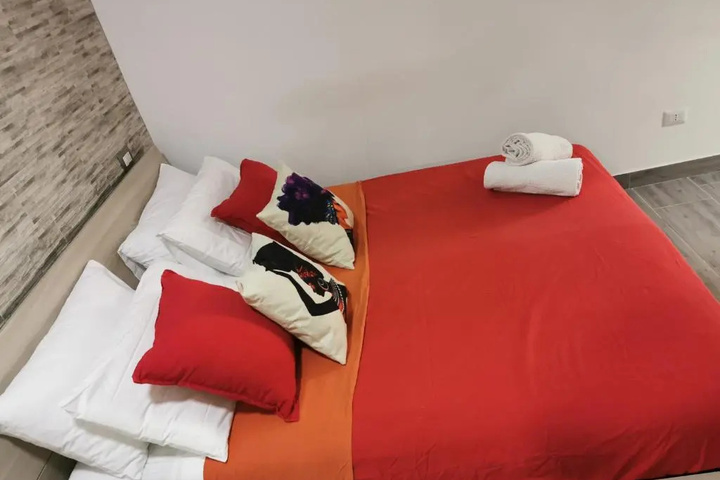 Room 4 of 11