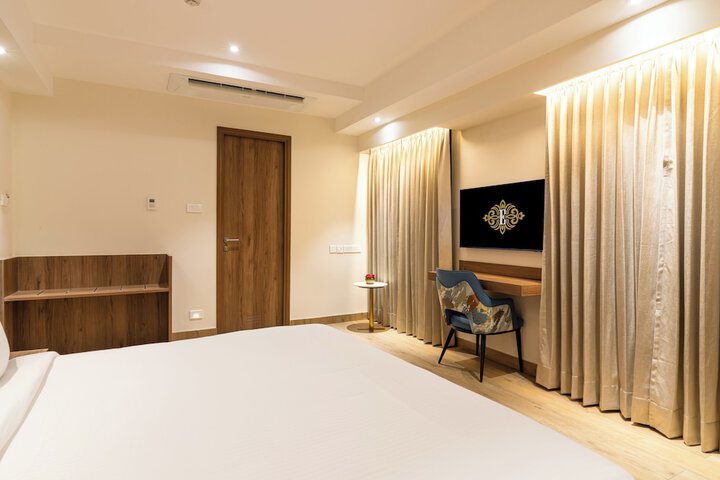 Room 15 of 53