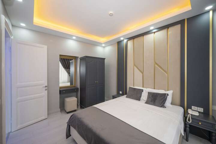 Room 16 of 62