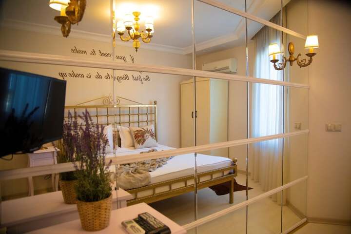 Room 5 of 47