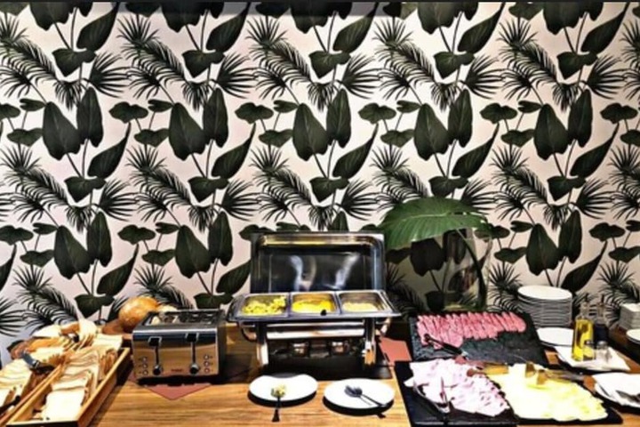 Dining 62 of 89