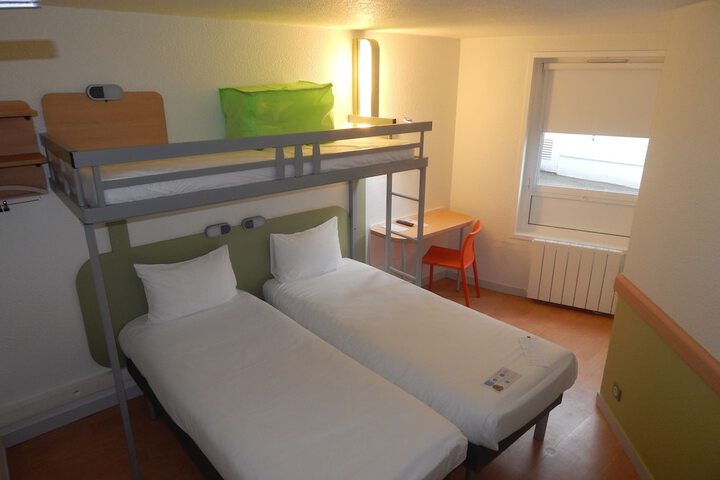 Room 3 of 31
