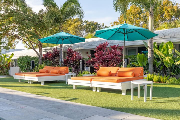 Sundeck 72 of 76