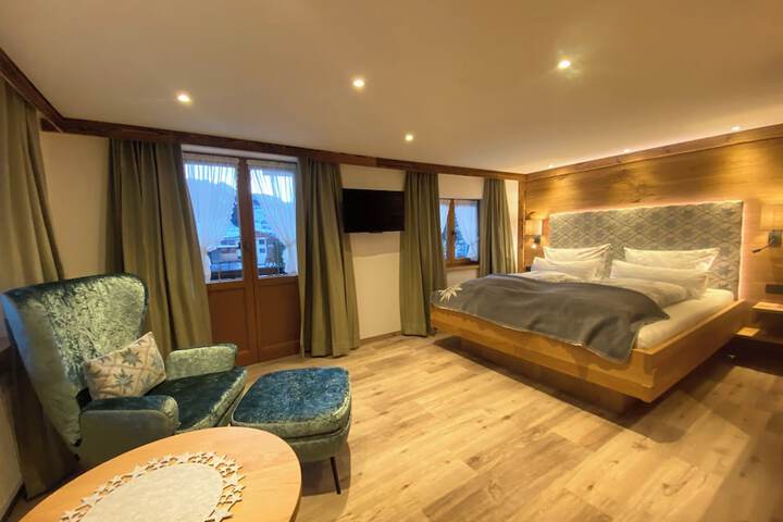 Room 20 of 102