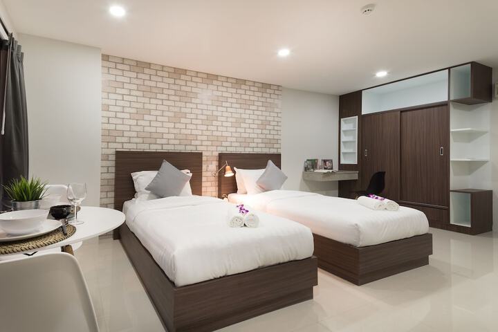 Room 15 of 42