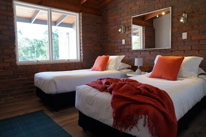 Room 2 of 23