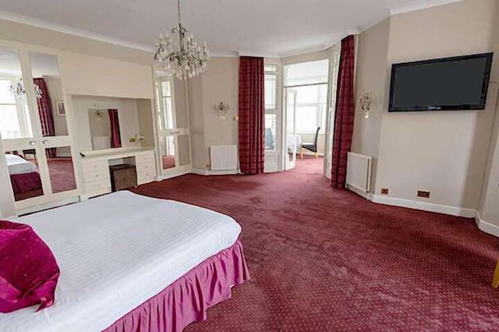 Room 7 of 44