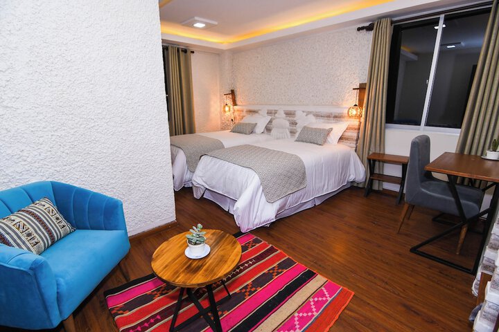 Room 4 of 12
