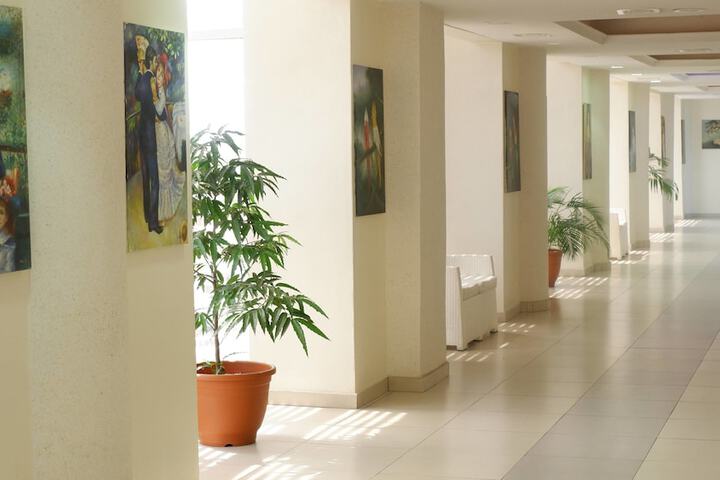 Ballroom/Hall 49 of 71