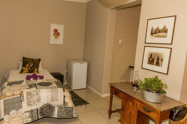 Room 4 of 49