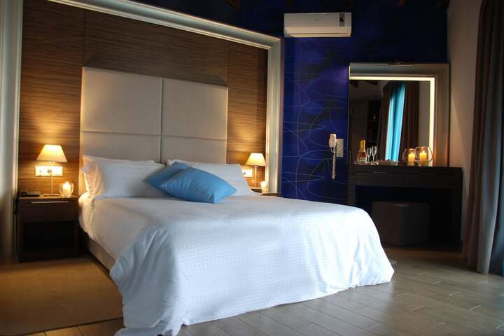Room 6 of 36