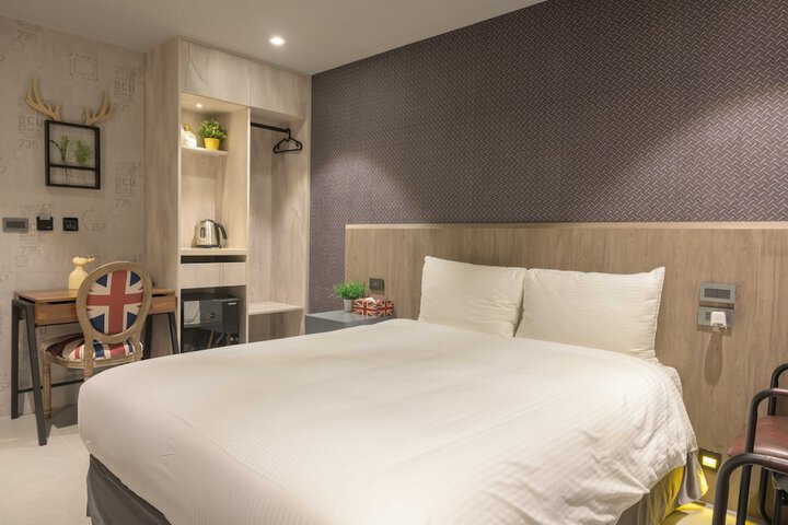 Room 57 of 119