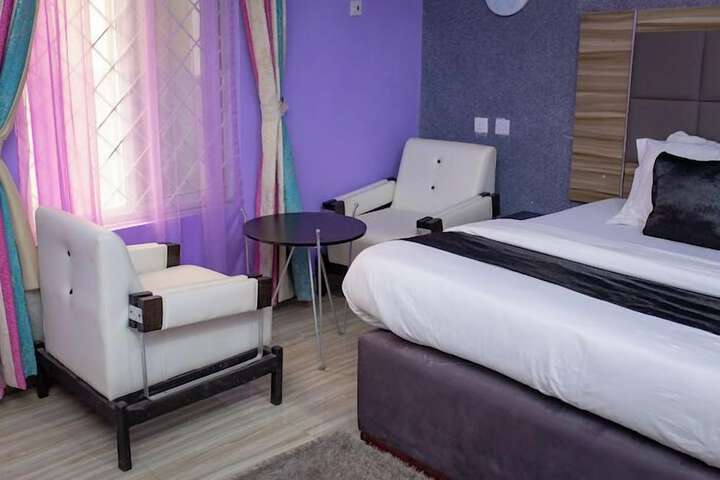 Room 4 of 31