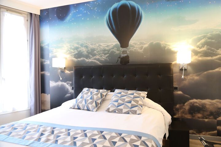 Room 13 of 33