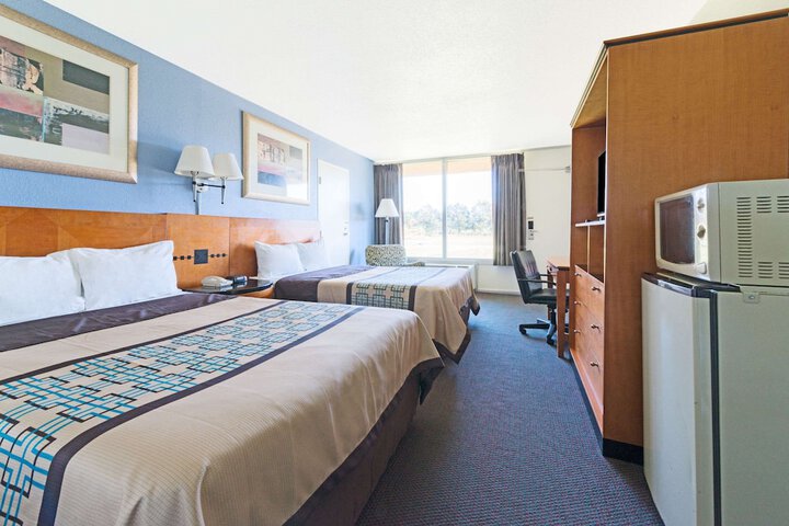 2 Double Beds Pet Friendly (11 of 14)