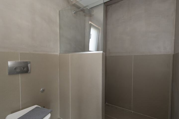 Room 185 of 259