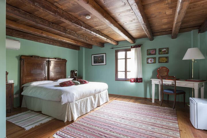 Room 6 of 38