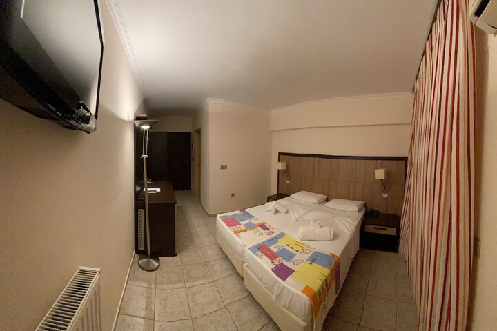 Room 11 of 59