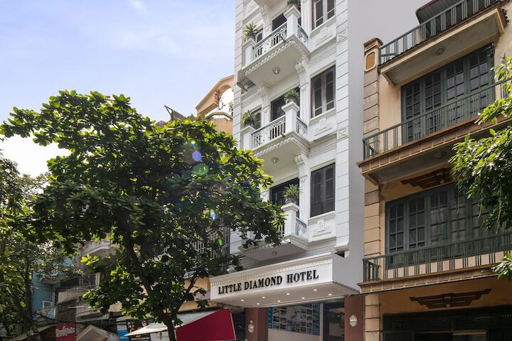 Hotel 55 of 56