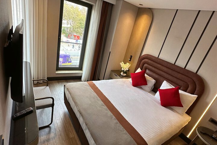 Room 52 of 96