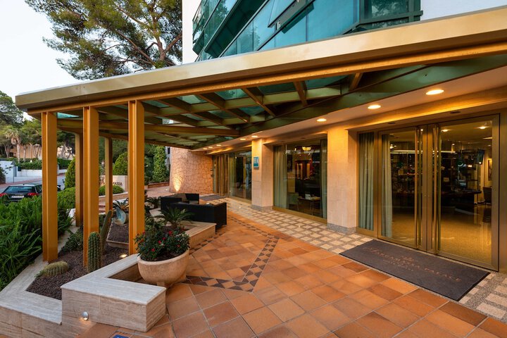 Hotel 43 of 45