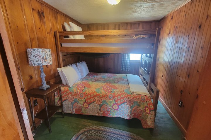 Room 14 of 212