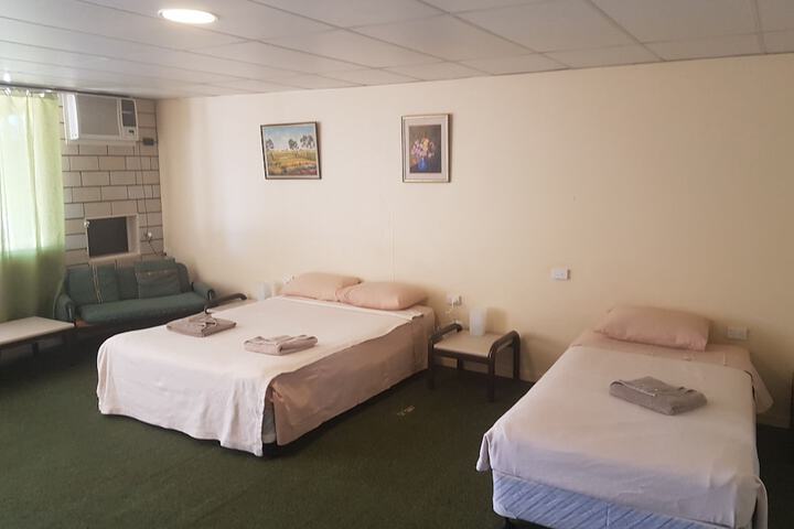 Room 2 of 32