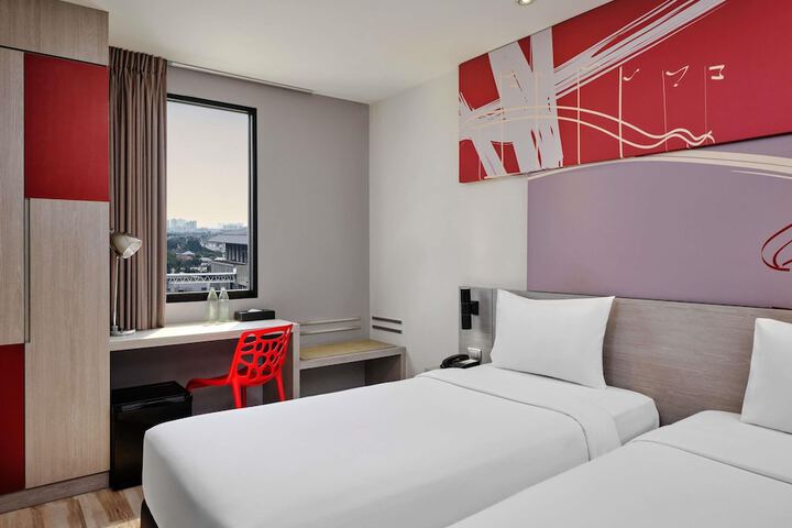 Room 15 of 65