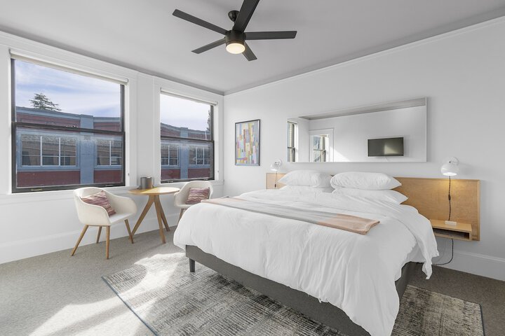 Room 35 of 172