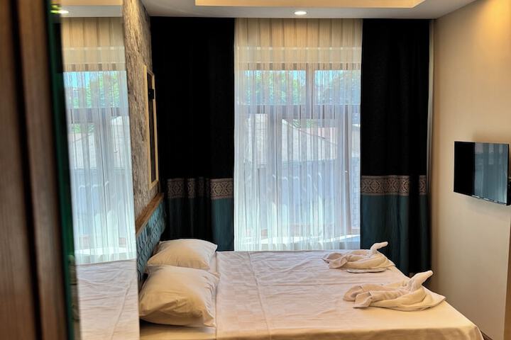 Room 28 of 72