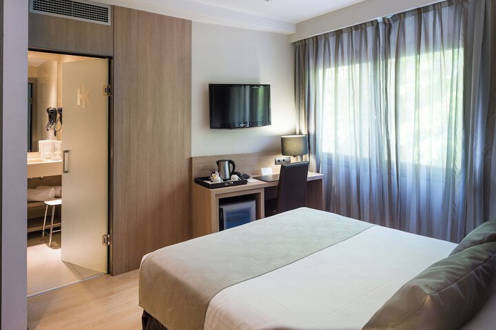 Room 13 of 66