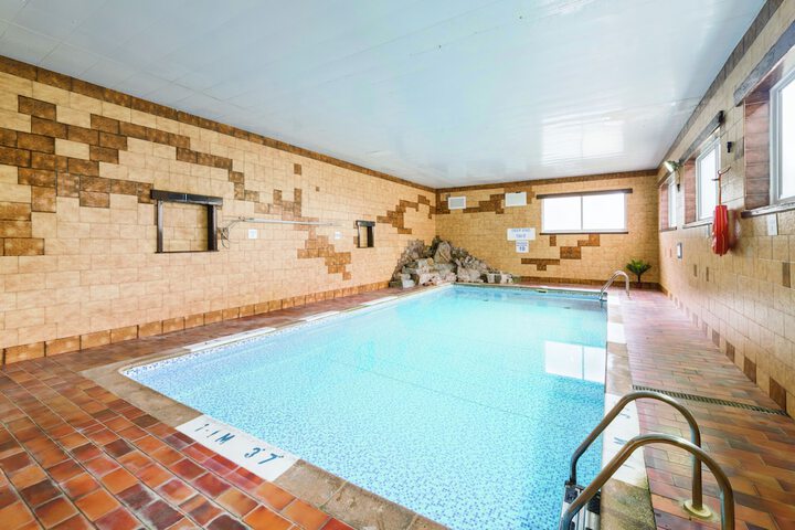 Pool 41 of 58