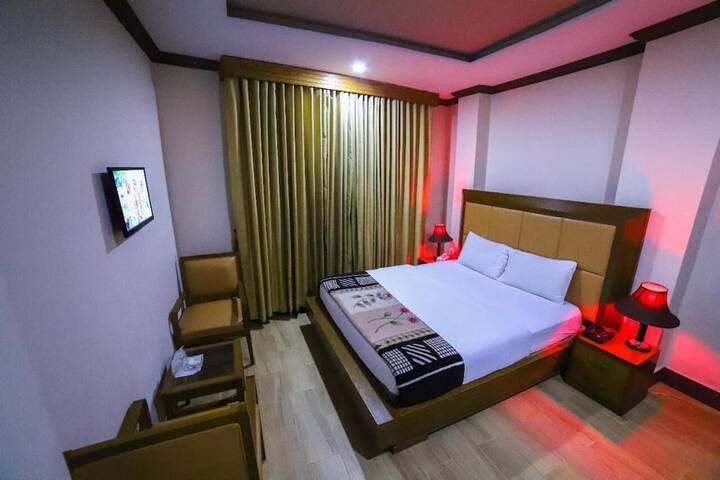 Room 5 of 11