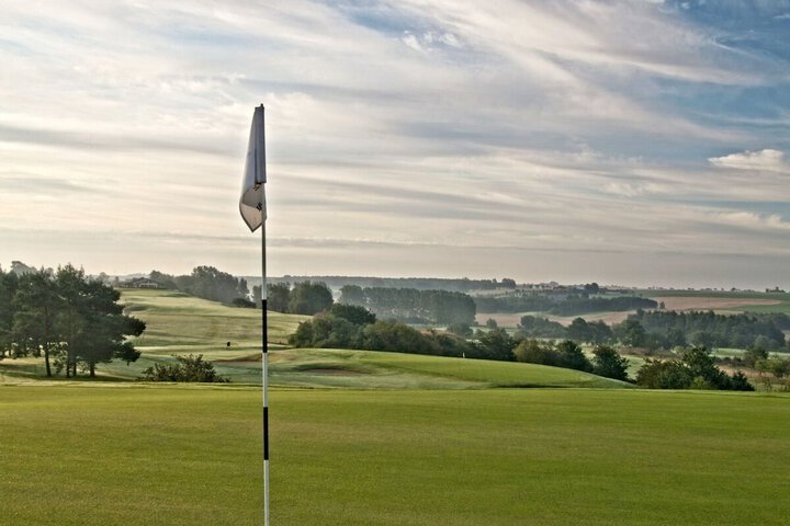 Golf 16 of 33