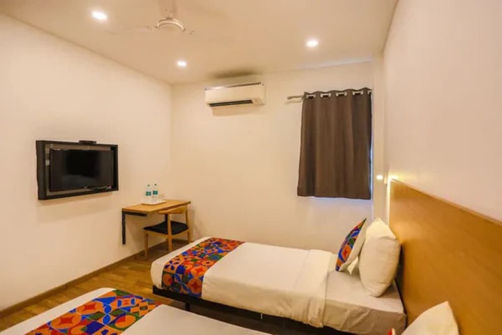 Room 11 of 20