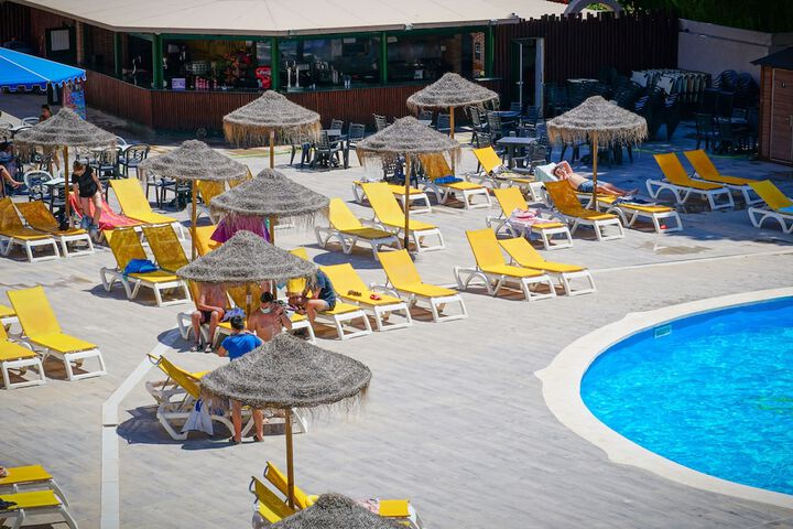 Hotel with Pool