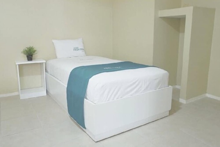 Room 5 of 9