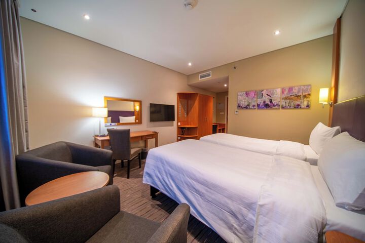 Room 14 of 42