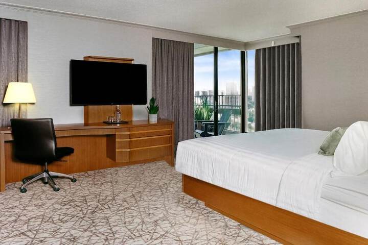 Room 2 of 6