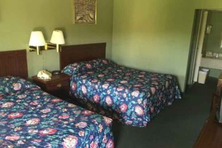 Room 13 of 19